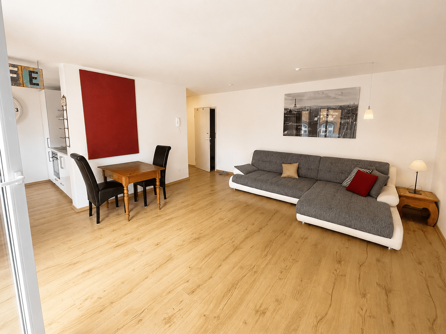 SB. St.Arnual- Möblierte 2-Zimmer-Wohnung mit Balkon, Einbauküche und Tiefgaragenstellplatz in ruhiger Lage