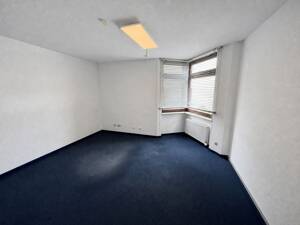 Großzügiges Reihenendhaus mit außergewöhnlich viel Platz in Split-Level-Bauweise! – 65931 Frankfurt am Main – Vorschaubild 8