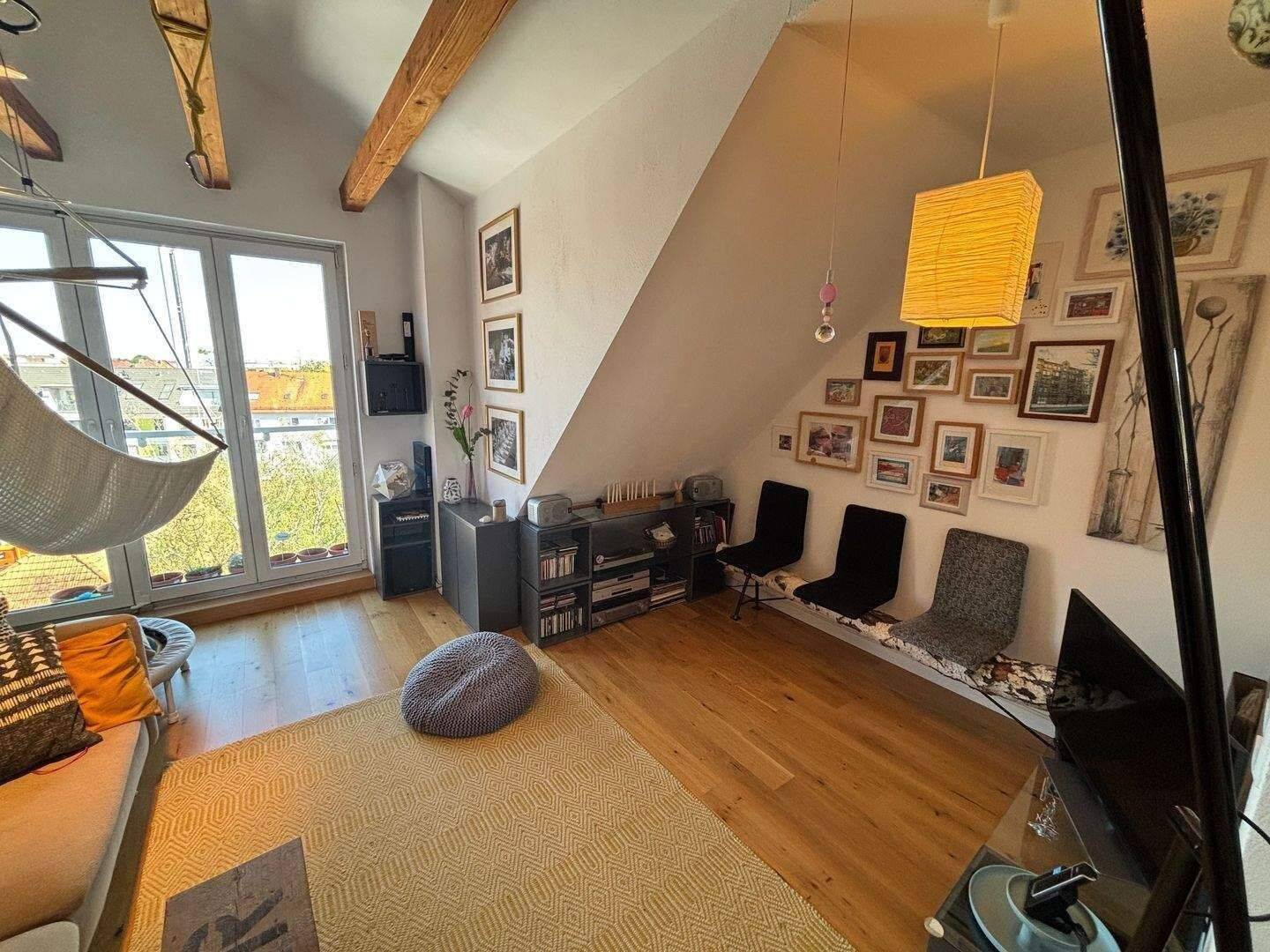 Tolle Maisonette-Wohnung für Altbau-Liebhaber: Nahe Altstadt & Wöhrder See in Nürnberg! – Nürnberg – Vorschaubild 5