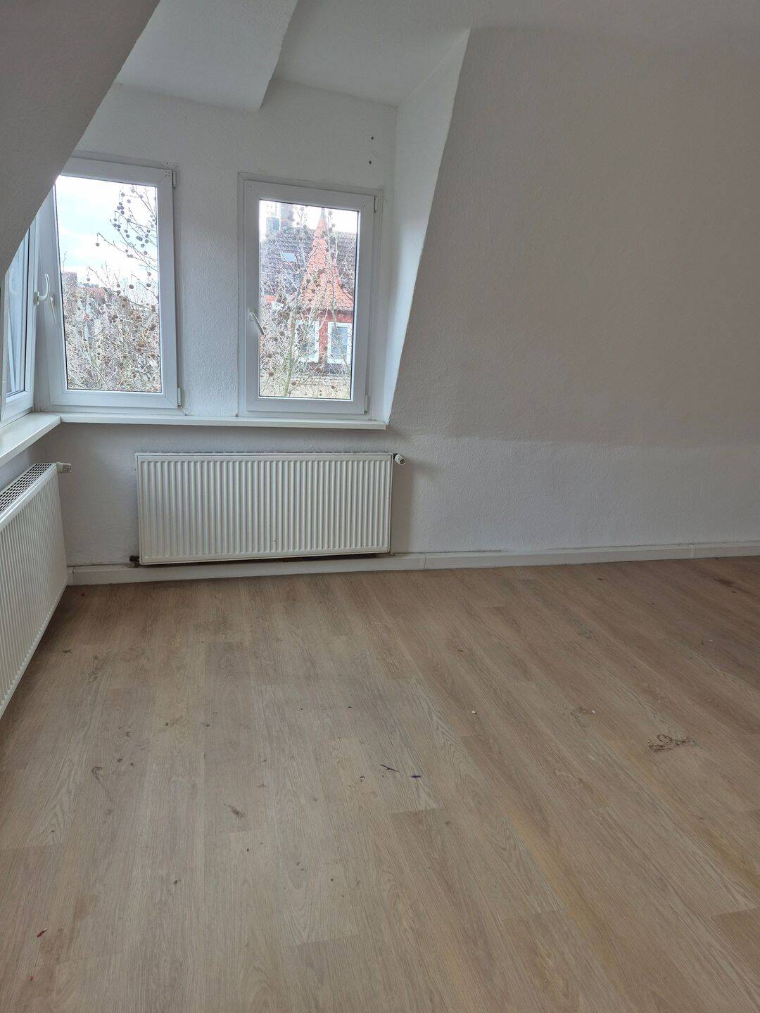 Von Privat - Lichtdurchflutete 3 Zimmer Wohnung in Nürnberg Schweinauer Straße
