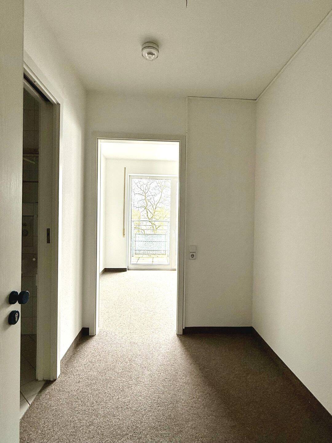 BARRIEREFREI - APARTMENT mit BALKON - SENIOR LIVING - – Chemnitz – Vorschaubild 3