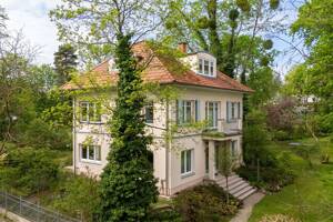 Modernes Anwesen in der Villenkolonie Neubabelsberg