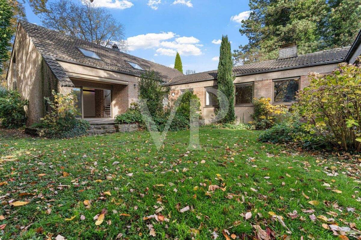 Großzügiger Bungalow mit Indoorpool in Top-Lage von Laurensberg – 52072 Aachen – Bild 1 von 5