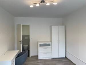 1 Zimmer für Studenten- Berufstätige. !!! FÜR WEIBLICHE WG GESUCHT !!! Ab 01.07.2026 Komplett möbliert mit Einbauküche und Balkon! – 34127 Kassel – Vorschaubild 5
