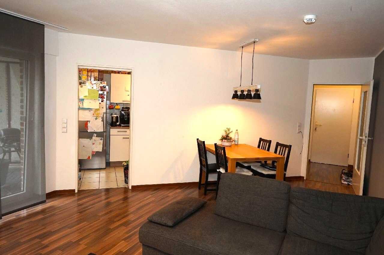 Schicke 3-Zimmer-Wohnung mit Balkon nahe der Straßenbahnstation der Linie 4 nach Köln! – Leverkusen – Vorschaubild 3