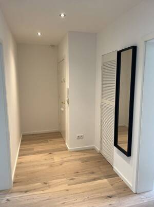 Erstbezug nach Sanierung | Stilvolle 3-Zimmer-Endetagenwohnung mit Loggia in Hamburg-Sasel – 22395 Hamburg – Vorschaubild 7