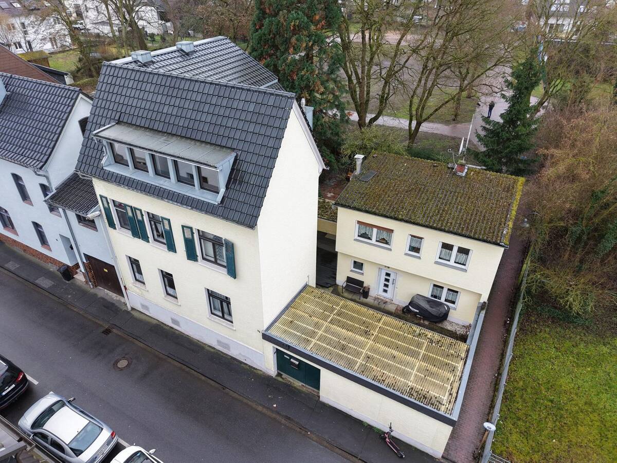 Charmantes Einfamilienhaus inkl. Nebengebäude mit historischem Flair - zusätzlicher Mieteinnahme in Bonn-Lannesdorf – 53179 Bonn – Bild 1 von 9