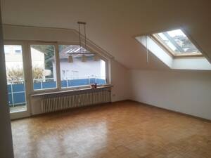 4 Zimmer DG- Wohnung 83 qm zu vermieten