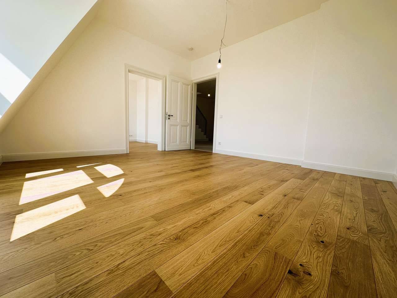 KERNSANIERTE ALTBAU DACHTERRASSEN 5 ZIMMER MAISONETTE WOHNUNG AM ERZBERGERPLATZ – Köln – Vorschaubild 4