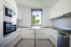 Exklusive 3-Zimmer-Wohnung mit Wasserblick, Balkon, Stellplatz und Aufzug in Alt-Stralau – 10245 Berlin – Vorschaubild 9