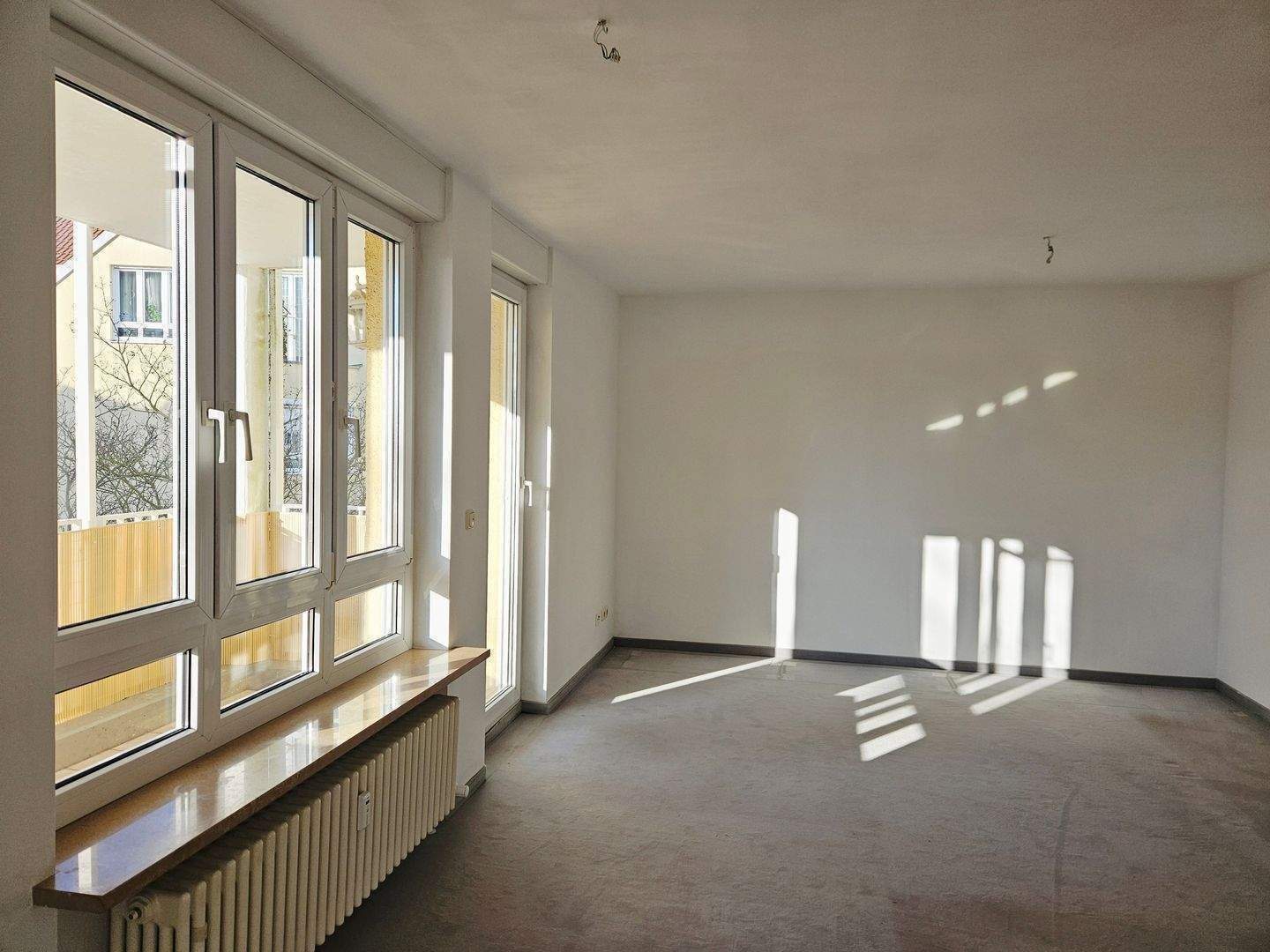frei/nicht vermietet: 2-Raum-Wohnung im 2. Obergeschoß. Balkon. Tiefgaragen-Stellplatz (abschließbare Boxe) – Dresden – Vorschaubild 9