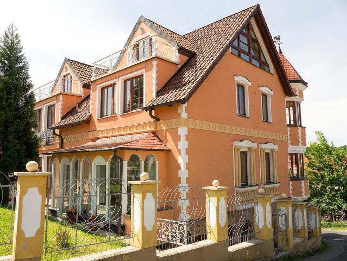 Schlossartiges MFH/Mehrgenerationenhaus, gehoben und attraktive Rendite – Schnaittach – Vorschaubild 2