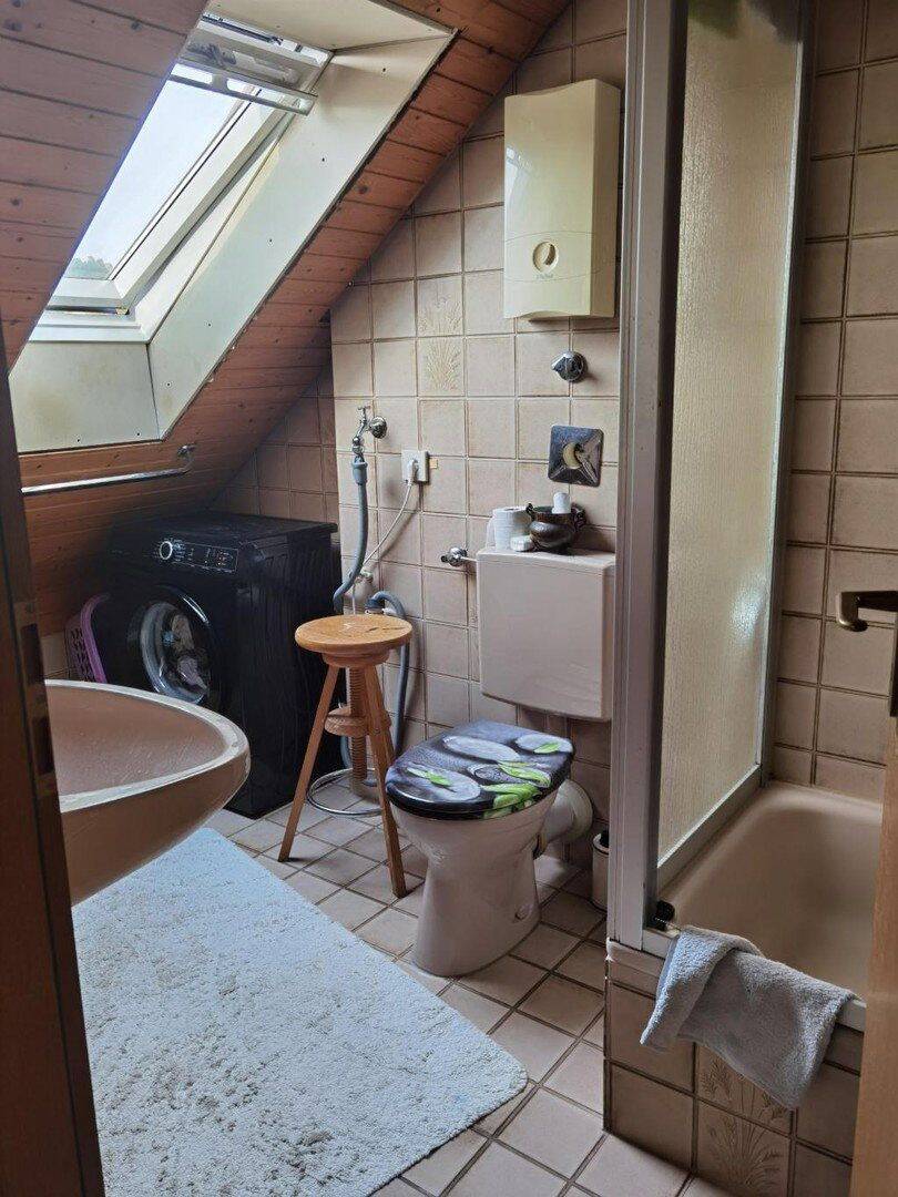 Frisch renovierte 1-Zimmer-Wohnung mit Balkon und Einbauküche – Trier – Vorschaubild 3