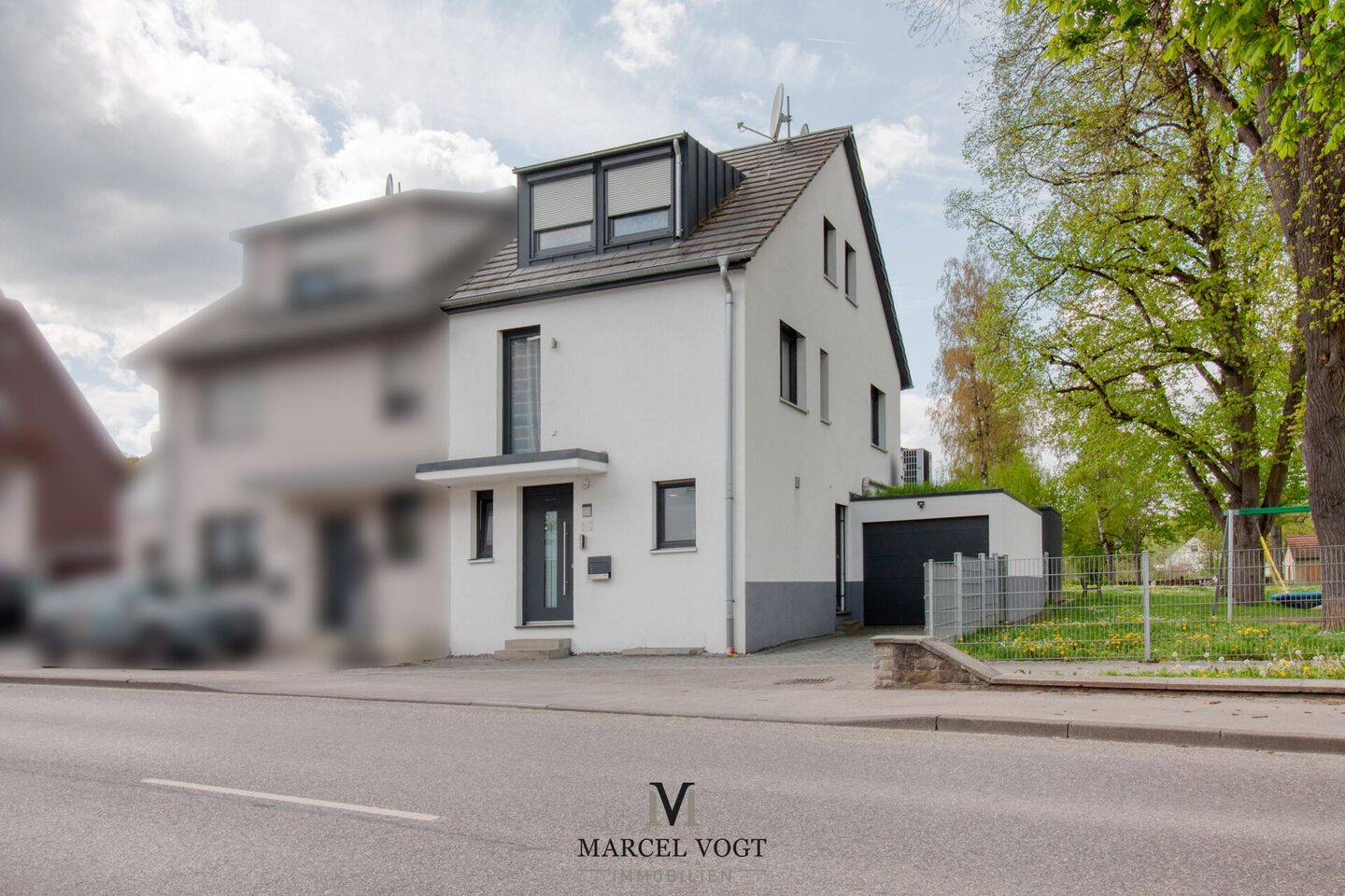Stilvolle DHH mit Garten, Garage & Top-Ausstattung – Frickenhausen – Vorschaubild 2