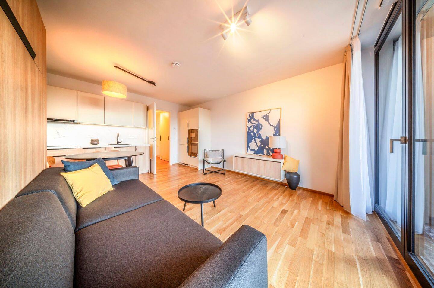 Möblierte 1-Zimmer Wohnung mit Loggia – Marina Garden Dresden