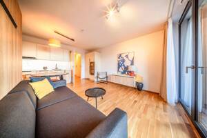 Möblierte 1-Zimmer Wohnung mit Loggia – Marina Garden Dresden