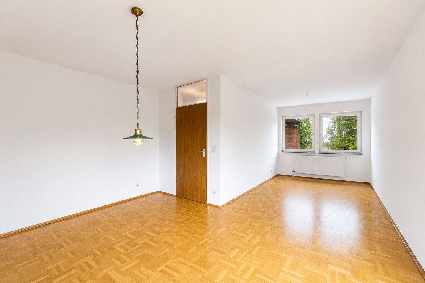Kult 70er Jahre Bungalow: 135qm Wohnen auf einer Ebene, riesige Fensterfronten, idyllischer Garten! Preis auf Nachfrage – Nürnberg – Vorschaubild 9