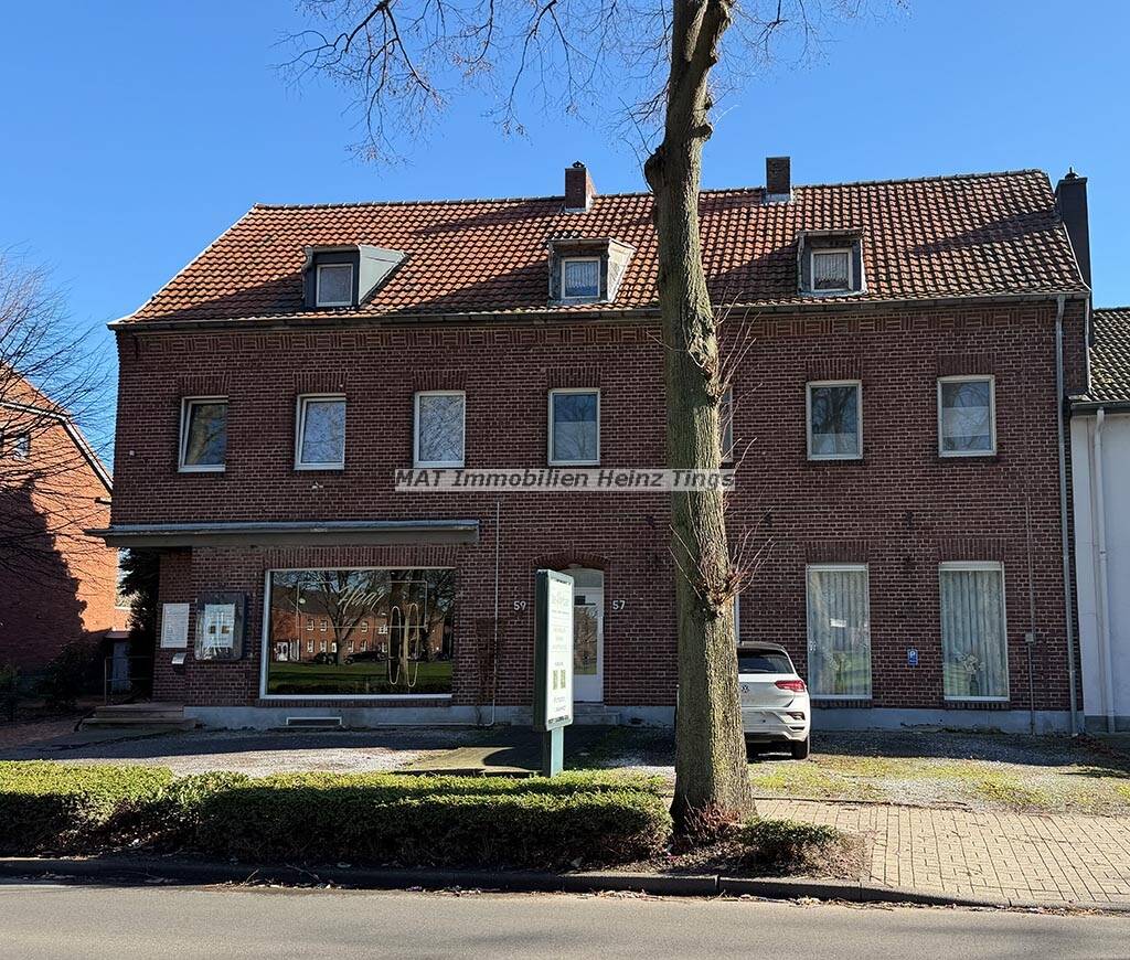 Wohn- u. Geschäftshaus mit Ladenlokal, Mietwohnungen plus moderner Eigentümer - Wohnung – Gangelt – Bild 1 von 9