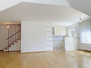 Lichtdurchflutete Maisonette-Wohnung in Stuttgart-Sommerrain - nur 2 Min. Fußweg zur U-Bahn – 70374 Stuttgart – Vorschaubild 8