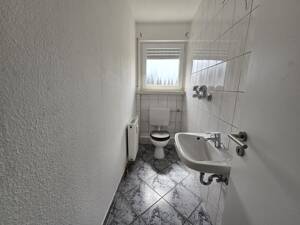 Viel Platz zum Wohlfühlen - helle 3 Zi.-Wohnung mit Balkon und Einbauküche – 65207 Wiesbaden – Vorschaubild 9