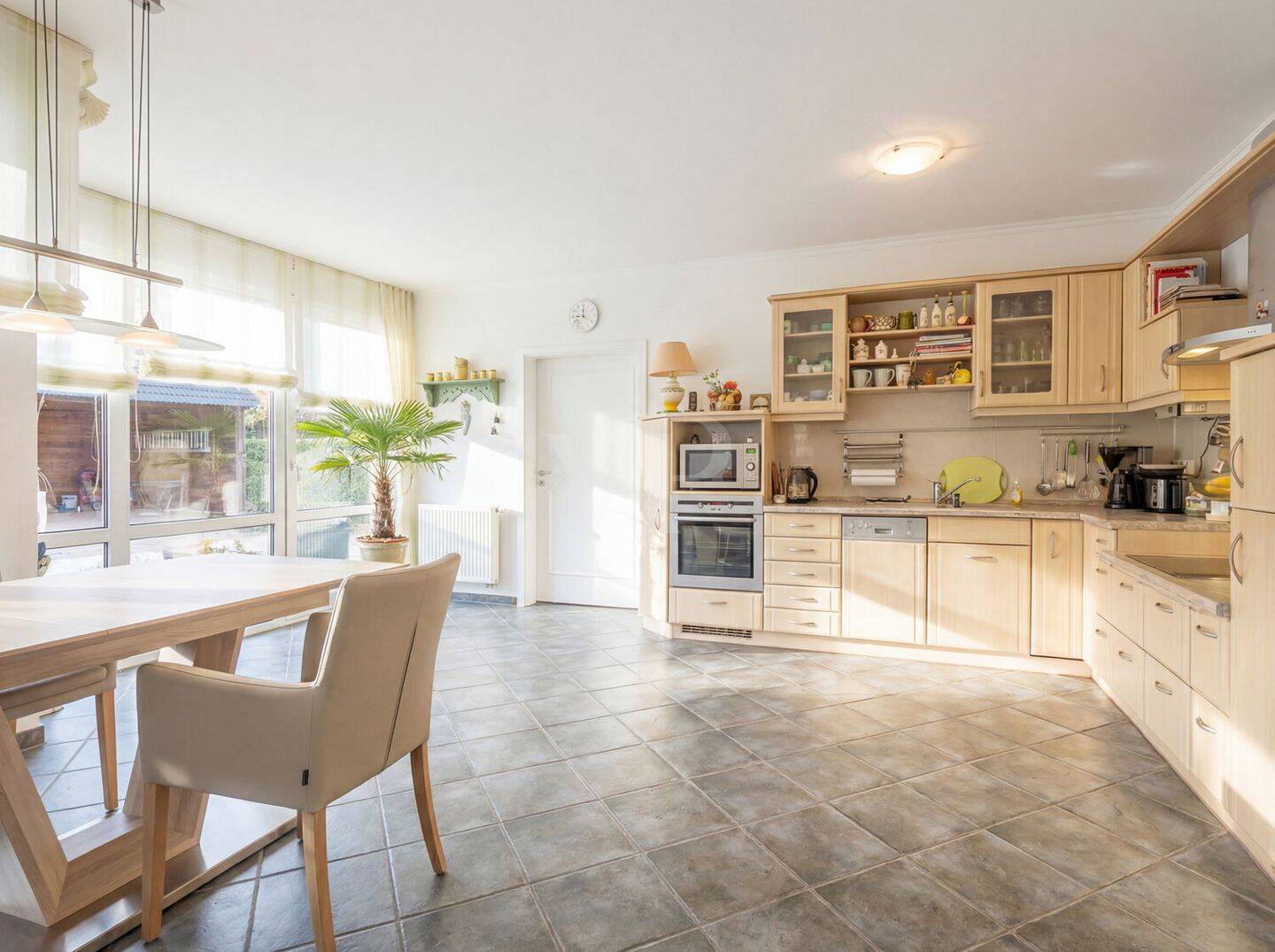 Städtisches Anwesen I Komfortabler Bungalow auf atemberaubendem, sonnenverwöhnten, großem Grundstück – Rostock – Vorschaubild 6