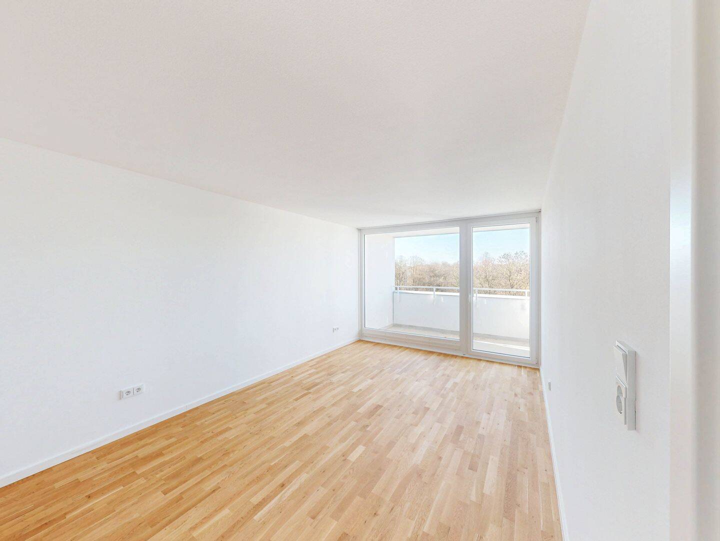 Stilvolle 2-Zimmer-Wohnung mit Balkon und Parkettboden – München – Vorschaubild 2