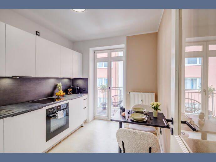 Möbliert: Stilvolle, neuwertig möblierte Wohnung mit Balkon zum Hof – München – Vorschaubild 6