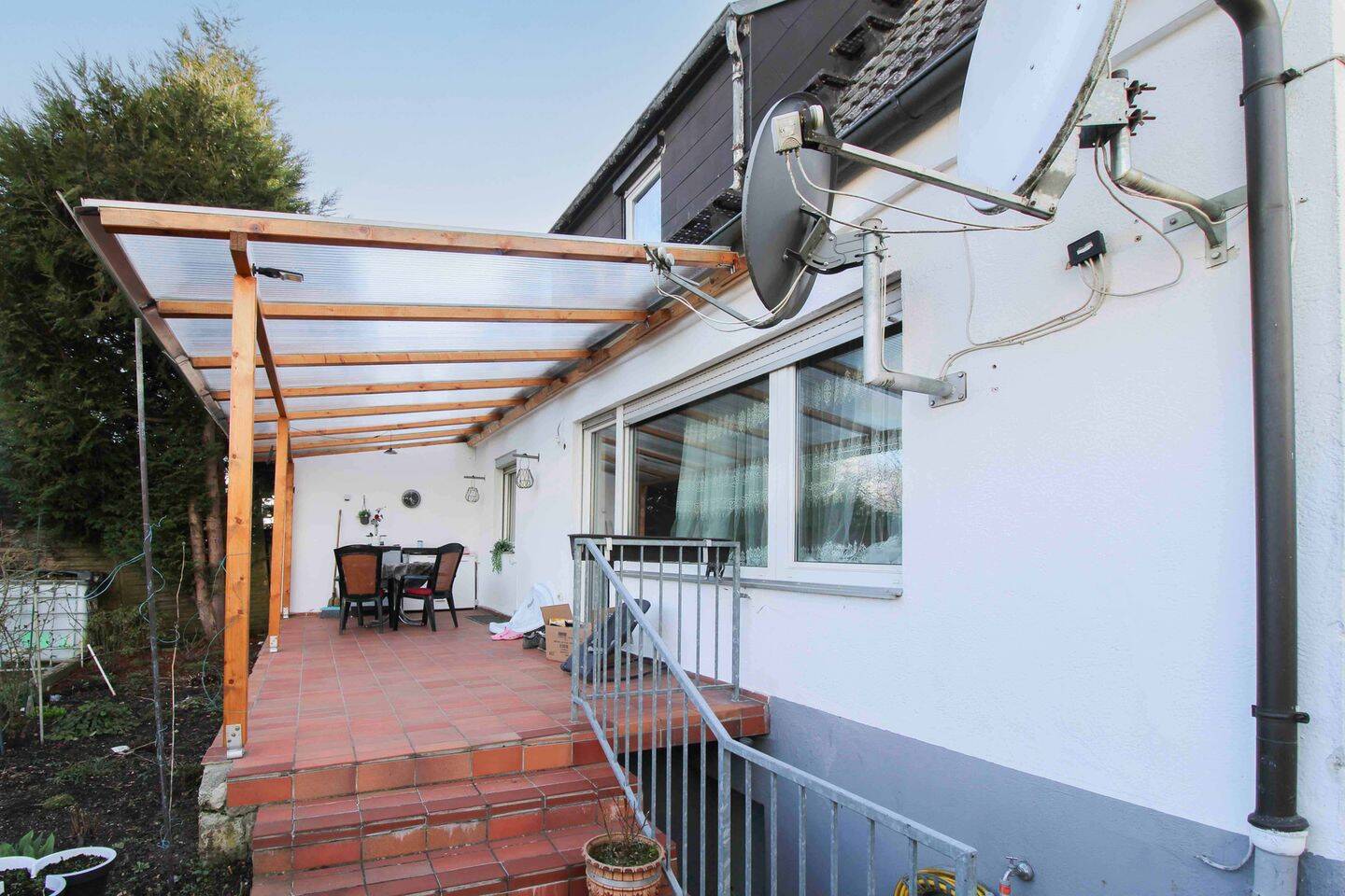 Gepflegte und laufend in Stand gehaltene Doppelhaushälfte mit schönem Garten in Elchingen – Elchingen – Bild 1 von 9