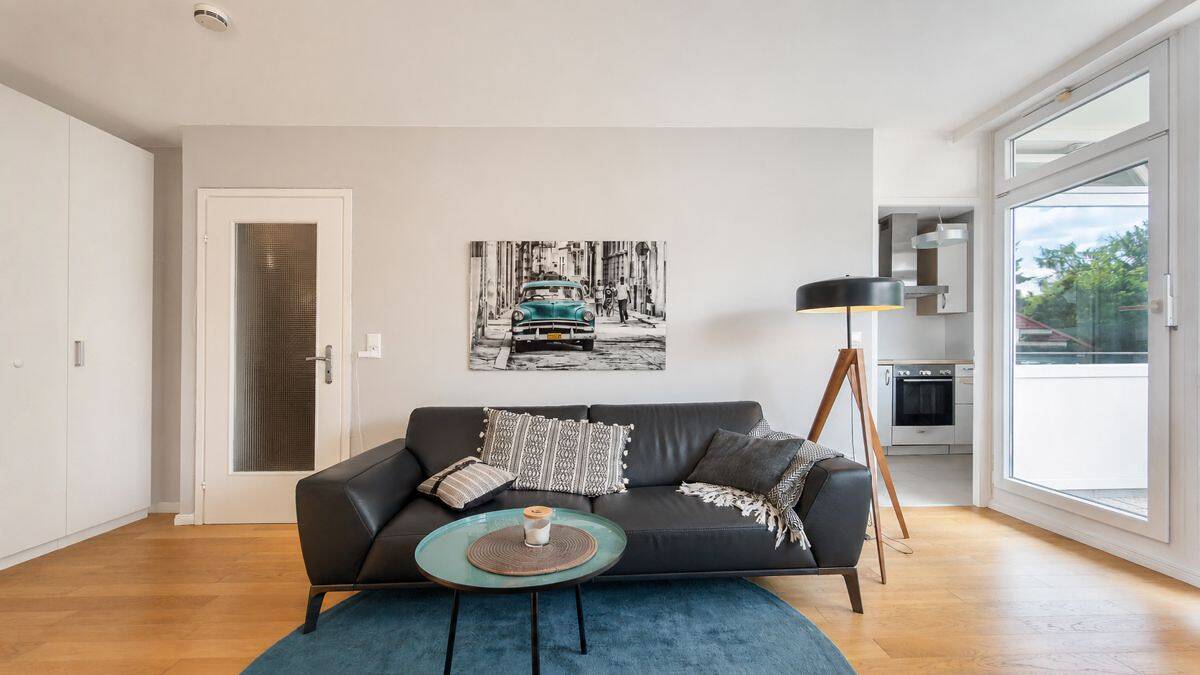 Stilvoll wohnen in Nymphenburg - Hochwertig möbliertes Apartment incl. Tiefgaragenstellplatz – 80639 München – Bild 1 von 9