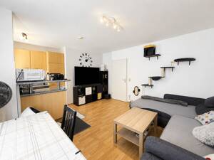 Fürth ~ Helle 2-Zi-Wohnung mit Balkon ~ TG Duplex-Parker ~ Aufzug ~ Kellerabteil uvm. ~ vermietet – 90763 Fürth – Vorschaubild 2