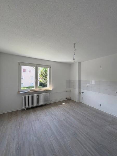 Attraktive 2-Zimmer-Wohnung - frisch modernisiert mit Balkon und Badewanne – Essen – Vorschaubild 2