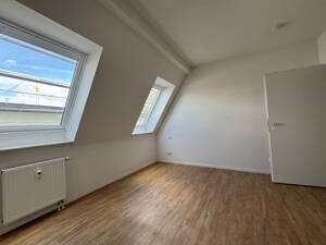 Helle, renovierte 3-Z-Wohnung mit Dachterrasse und EBK – 22417 Hamburg – Vorschaubild 8