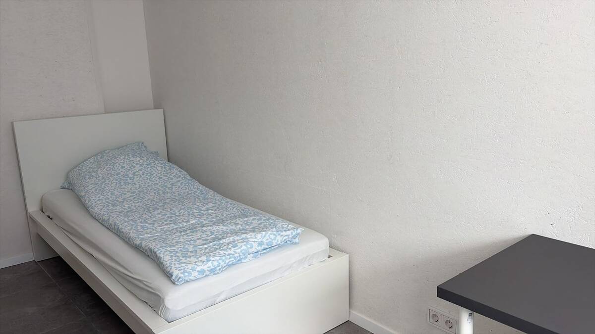 Zimmer 4 in 4er WG, Schwanenwall 5 WE 2 Hinterhaus – 44135 Dortmund – Bild 1 von 1