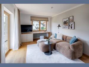 Möbliert: Neu möblierte 2,5-Zimmer Wohnung mit Balkon zum Erstbezug – 83700 Rottach-Egern – Vorschaubild 2
