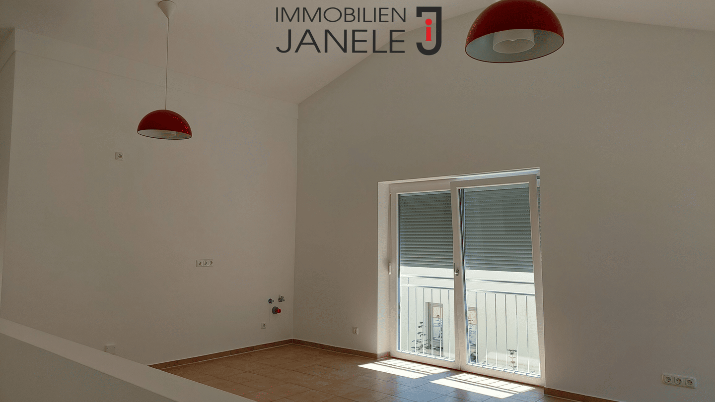 Perfekt für Selbstnutzer oder Anleger: Sonnige 3-Zimmer-Wohnung mit Blick ins Grüne, Garage und eigenem kleinen Garten – Regensburg – Vorschaubild 2