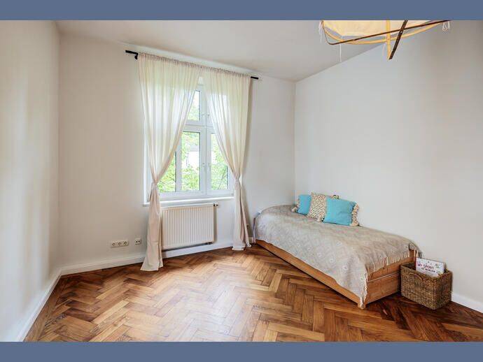 Möbliert: Großzügige Altbauwohnung mit viel Licht und klassischem Charme – München – Vorschaubild 6