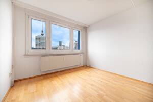 ?? Berlin-Mitte Skyline-Blick aus der 10. Etage - Bezugsfreie 2 Zi Whg mit West-Ausrichtung & Aufzug – 10179 Berlin – Vorschaubild 3