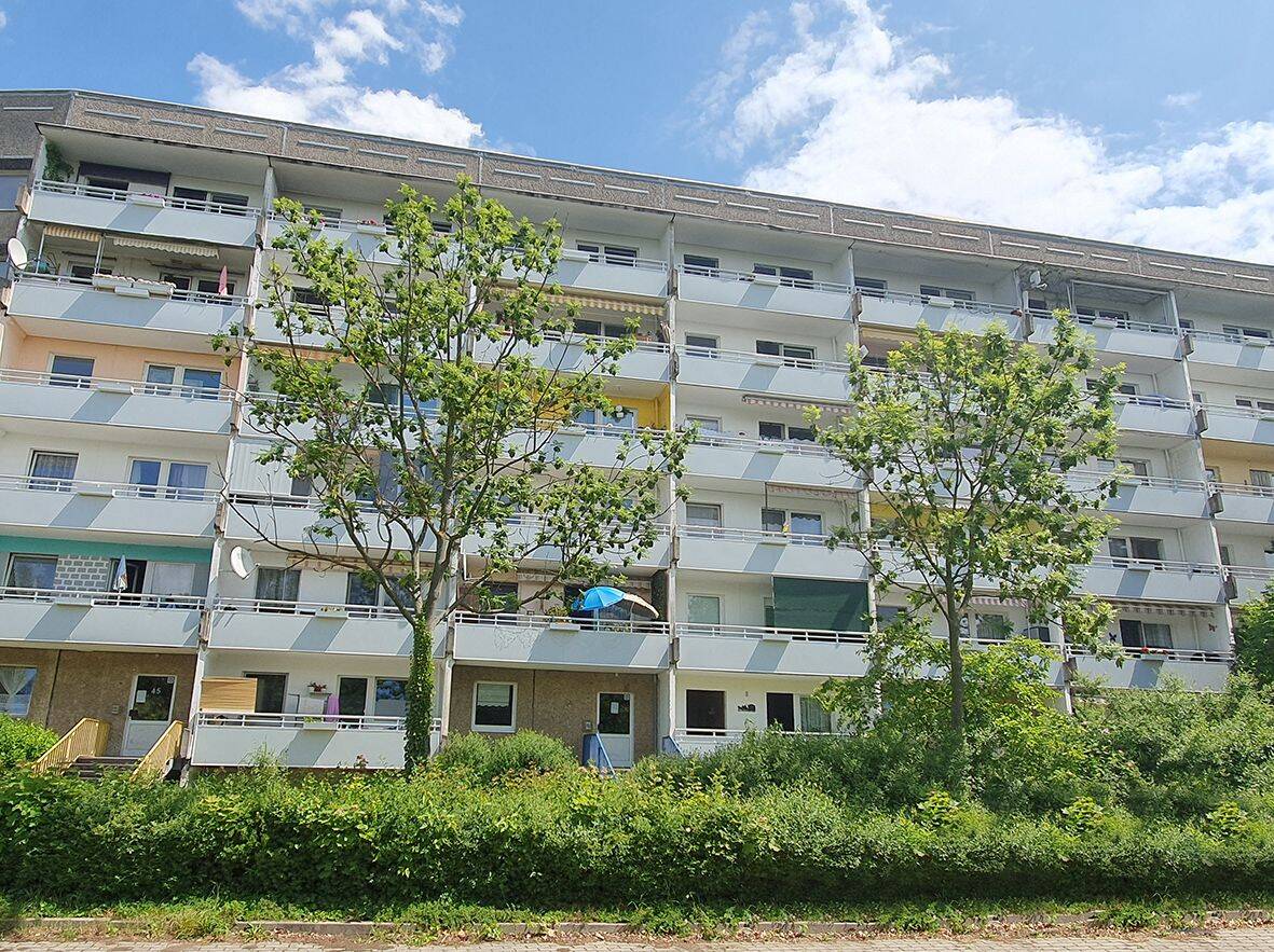 2-Raum-Wohnung mit großer Loggia im Grünen – Leipzig – Bild 1 von 7