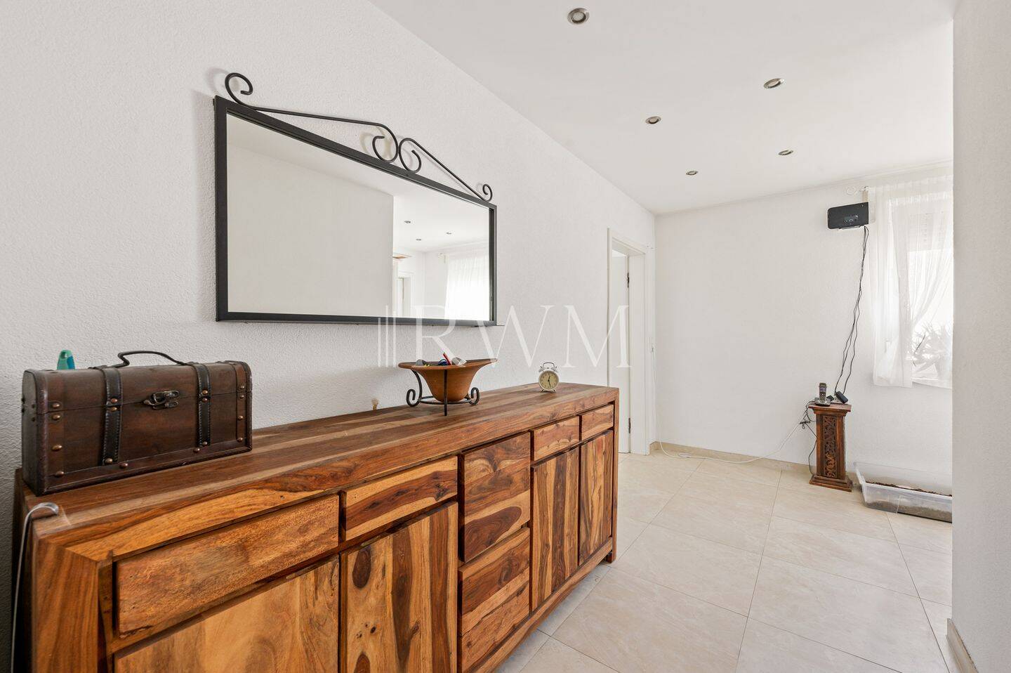 Hochwertig renovierte 5,5-Zimmer-Wohnung mit Balkon in grüner Umgebung (Stuttgart-Zuffenhausen) – Stuttgart – Vorschaubild 7