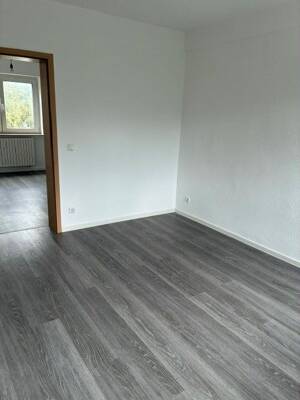 Renovierte 2 Zimmer Wohnung in Gelsenkirchen zu vermieten – 45899 Gelsenkirchen – Vorschaubild 2
