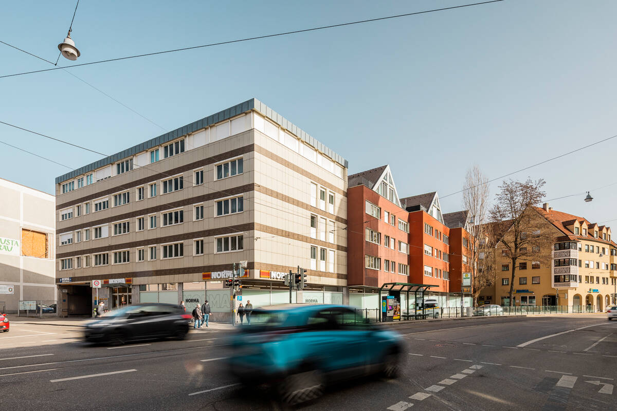 Helle und moderne 2-ZKB-Wohnung mit EBK in der Jakobervorstadt – 86152 Augsburg – Bild 1 von 9