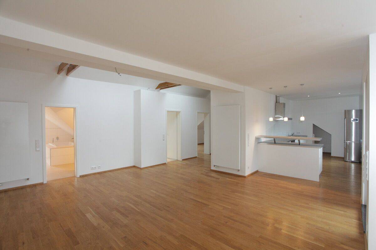 Stilvoll modernisierte Dachgeschosswohnung in zentraler Lage von Braunschweig – Braunschweig – Vorschaubild 4