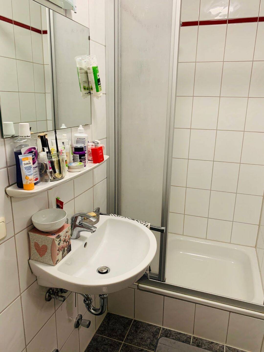Möbliertes 1-Zimmer Apartment nur an Studenten zu vermieten ! Anfragen bitte nur per E-Mail. – Erlangen – Vorschaubild 6