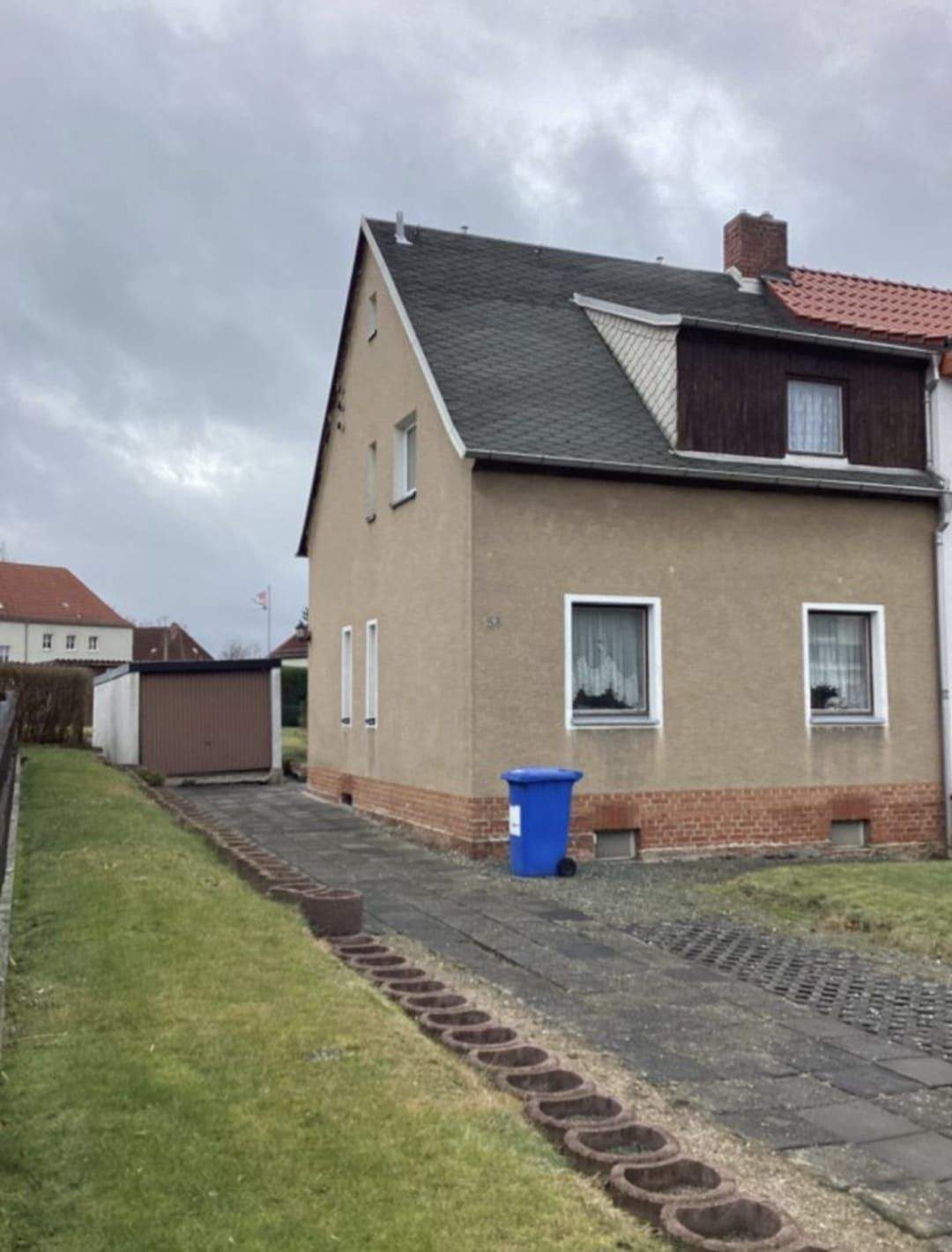 Doppelhaushälfte in beliebter Lage von Werdau – Werdau – Bild 1 von 9