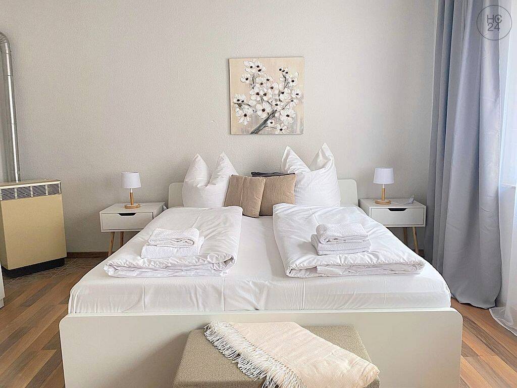 Modern möblierte 2-Zimmer-City-Wohnung mit Balkon und WLAN direkt an der Burg – Nürnberg – Vorschaubild 7