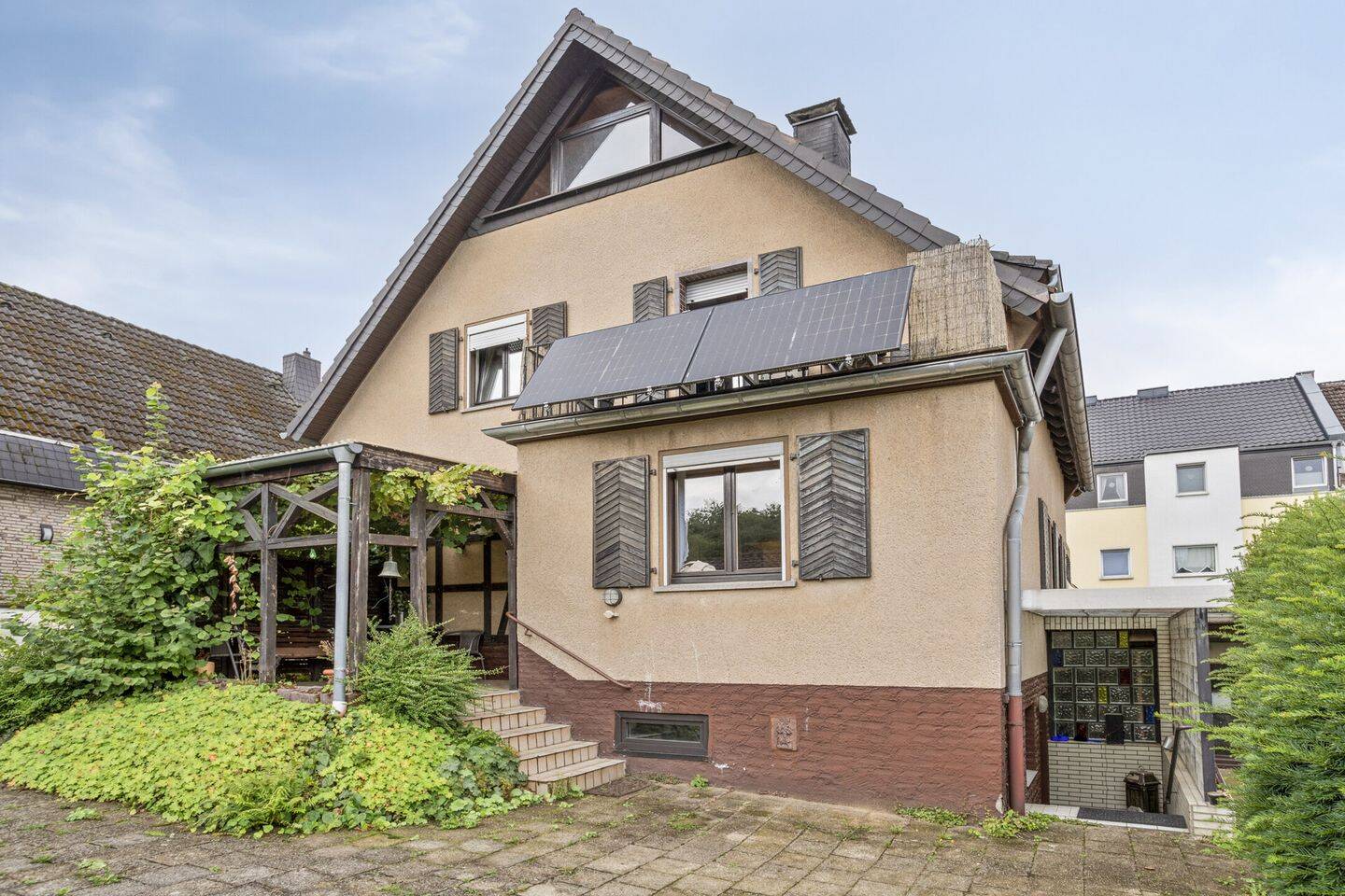 Vielseitiges Wohnhaus mit Einliegerwohnung - Ideal für Familie, Arbeit oder zur Vermietung – Bergisch Gladbach – Vorschaubild 5