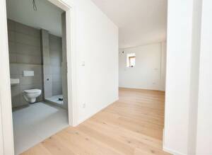 Reserviert: Sanierte 2-Zimmer-Wohnung: Zentrale Lage in Erlangen - perfekt geeignet für WG-Nutzung