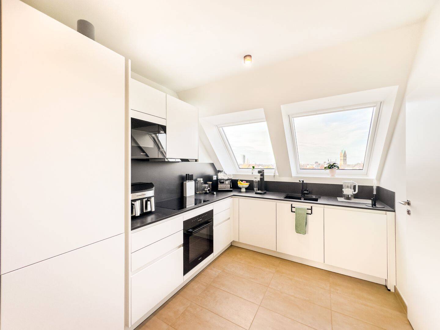 Stilvolle Maisonette-Penthousewohnung in zentraler Stadtlage – Düsseldorf – Vorschaubild 5