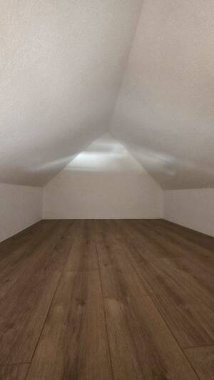 Schönes 1 Zimmer Dachgeschoßapartment zu verkaufen – 26135 Oldenburg – Vorschaubild 9