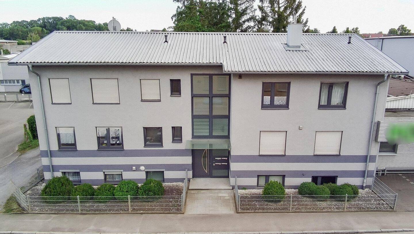 Gepflegtes Mehrfamilienhaus - Ideal für Kapitalanleger! – Magstadt – Bild 1 von 7